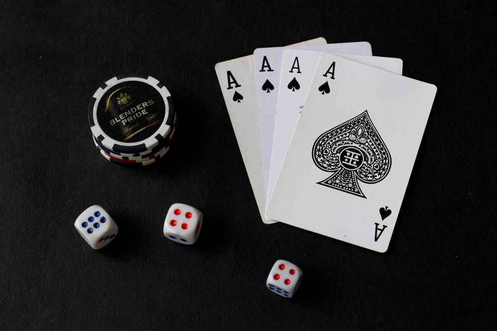 Cashback Bonuses vs Free Spins: Which Offer is Better for You?
