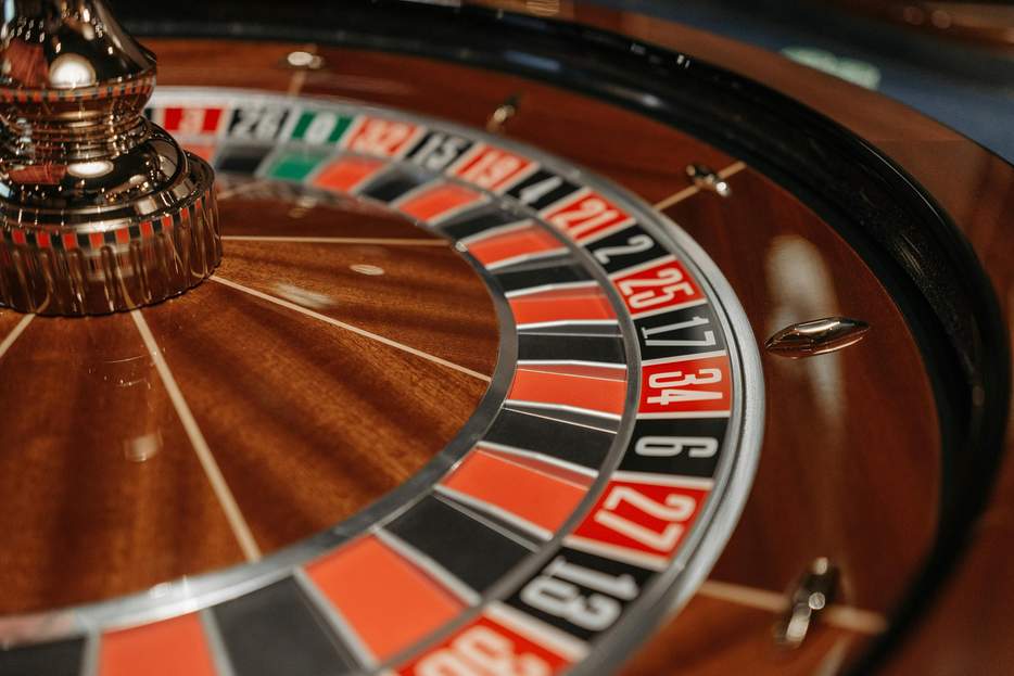 How Online Casinos Work: Technology, Fairness, and Payouts